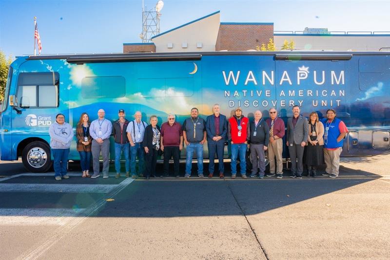 Exterior shot of the custom motor home called the Wanapum Discovery Unit